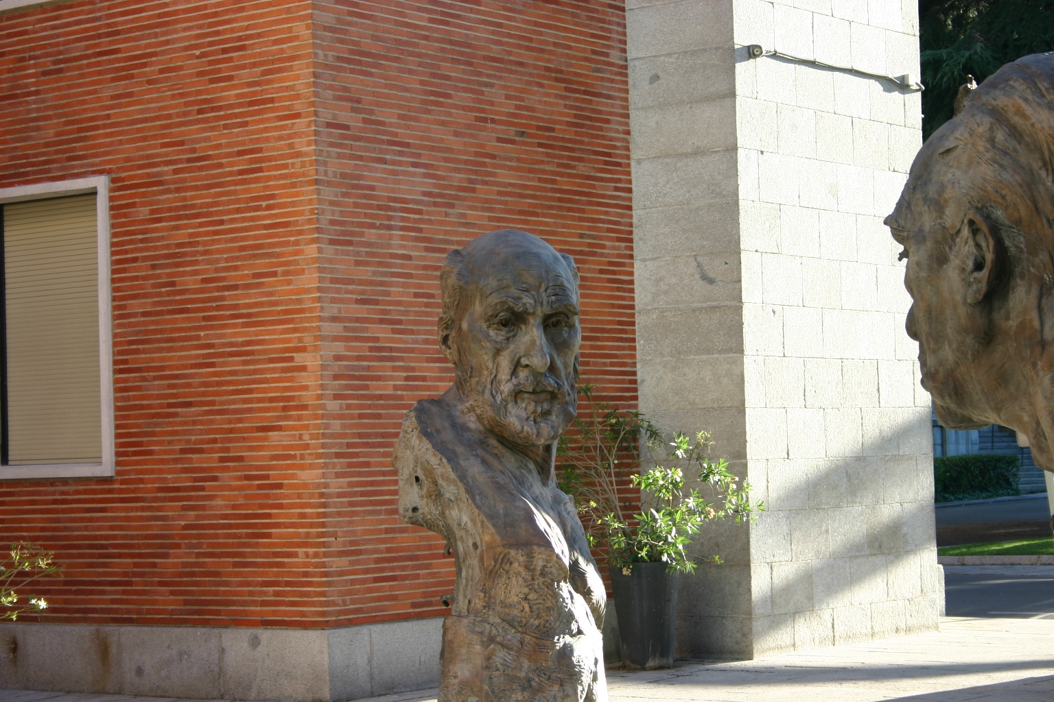 Severo Ochoa y Ramón y Cajal monument, CSIC, Madrid - 04.JPG